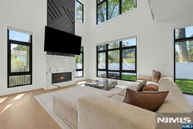 260 Virginia Court, Paramus, NJ 07652