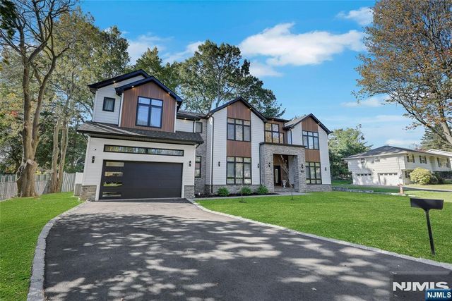 260 Virginia Court, Paramus, NJ 07652