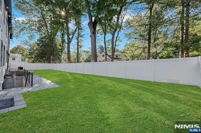 260 Virginia Court, Paramus, NJ 07652