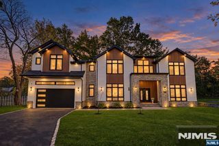 260 Virginia Court, Paramus, NJ 07652