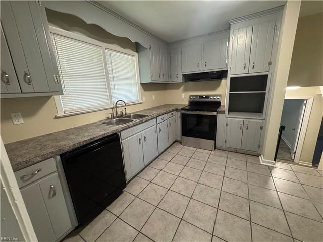 62 Cline DR, Hampton, VA 23666