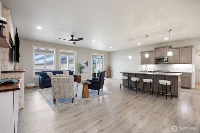 430 S Birch Street, Moses Lake, WA 98837