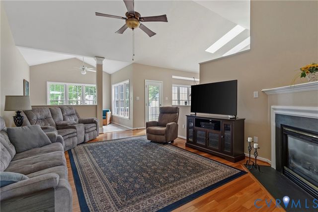 8733 Hughesland Rd, Mechanicsville, VA 23116