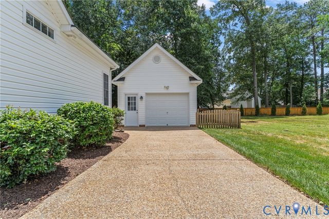 8733 Hughesland Rd, Mechanicsville, VA 23116