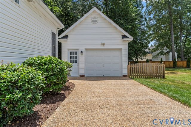 8733 Hughesland Rd, Mechanicsville, VA 23116