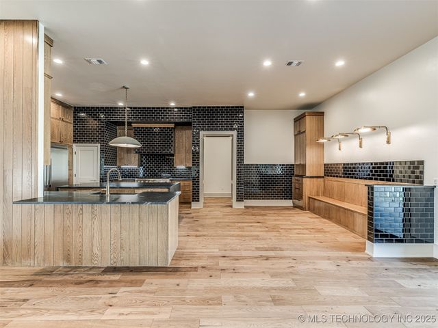 12125 Sunrise Ridge Loop, Kingston, OK 73439