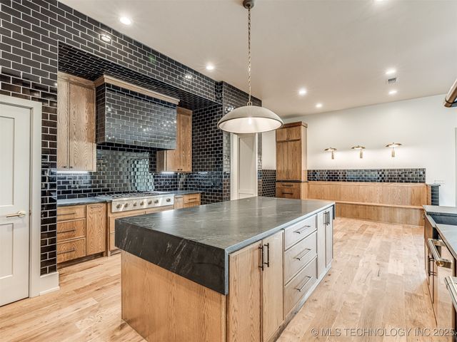 12125 Sunrise Ridge Loop, Kingston, OK 73439