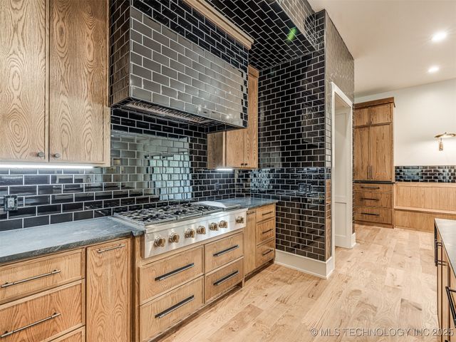 12125 Sunrise Ridge Loop, Kingston, OK 73439