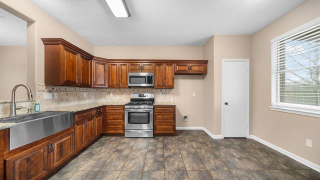 4810 Five Knolls Drive, Friendswood, TX 77546