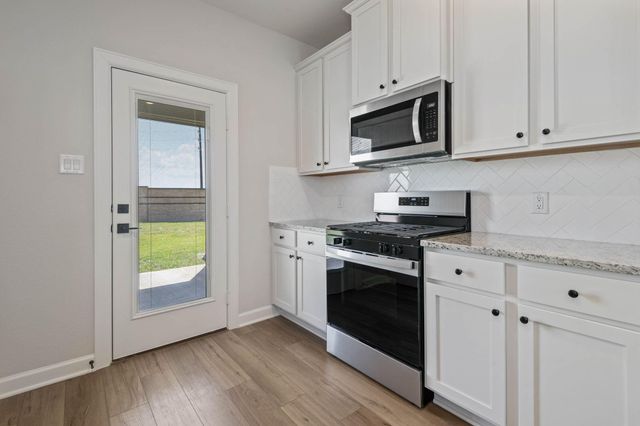 1023 Whispering Winds, Beasley, TX 77417