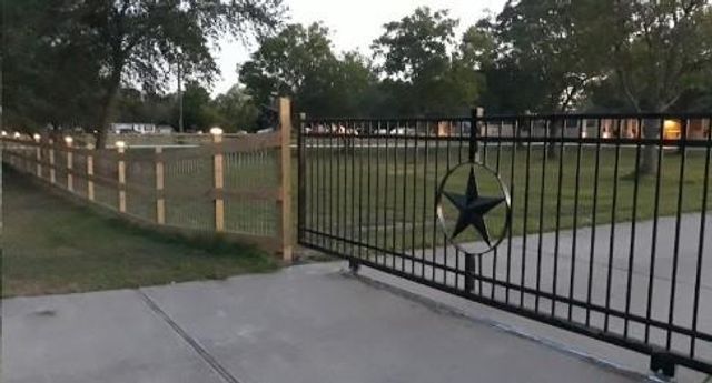 3908 Avenue J, Santa Fe, TX 77510