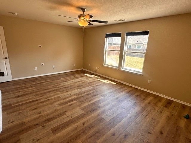 5880 Crestview Drive, Grand Prairie, TX 75052