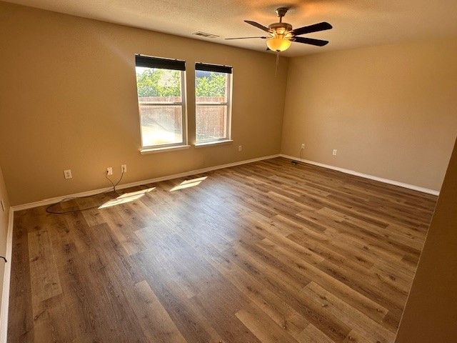 5880 Crestview Drive, Grand Prairie, TX 75052
