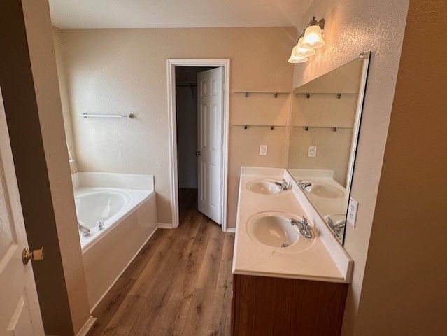 5880 Crestview Drive, Grand Prairie, TX 75052