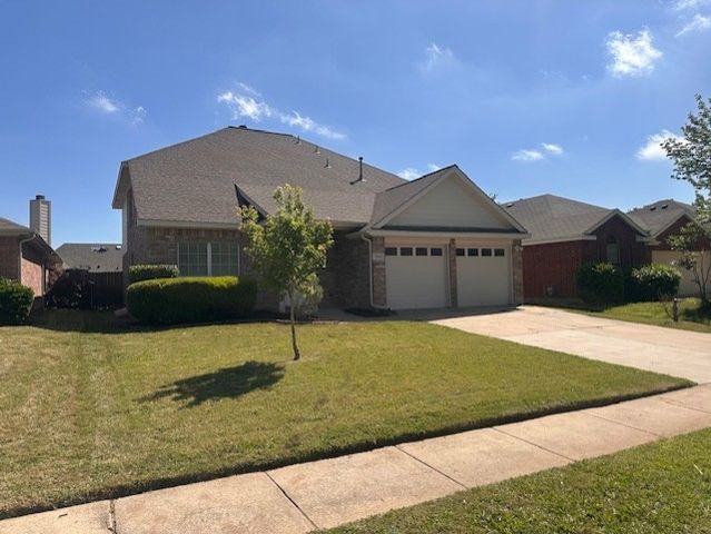 5880 Crestview Drive, Grand Prairie, TX 75052