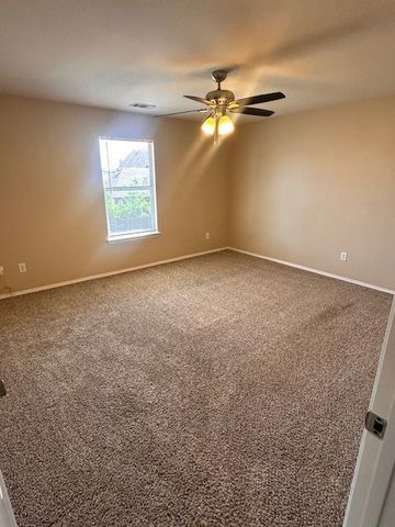 5880 Crestview Drive, Grand Prairie, TX 75052