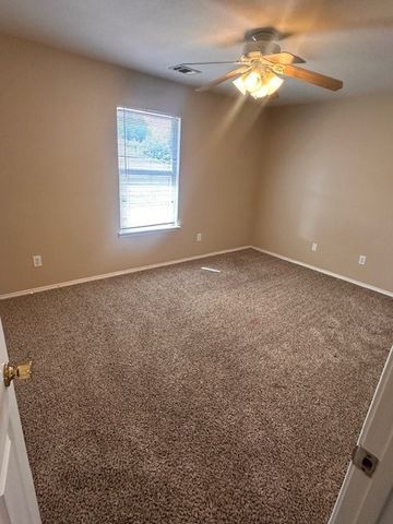 5880 Crestview Drive, Grand Prairie, TX 75052