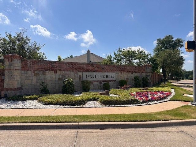 5880 Crestview Drive, Grand Prairie, TX 75052
