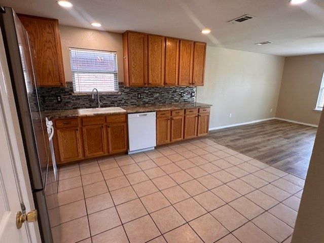 5880 Crestview Drive, Grand Prairie, TX 75052