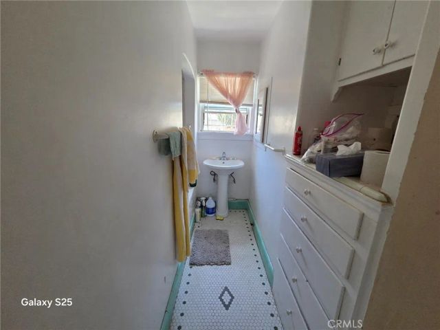 9613 Virginia Ave, South Gate, CA 90280