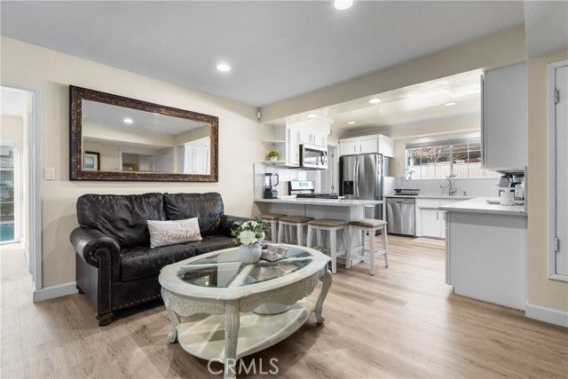 9559 Natick, North Hills (los Angeles), CA 91343