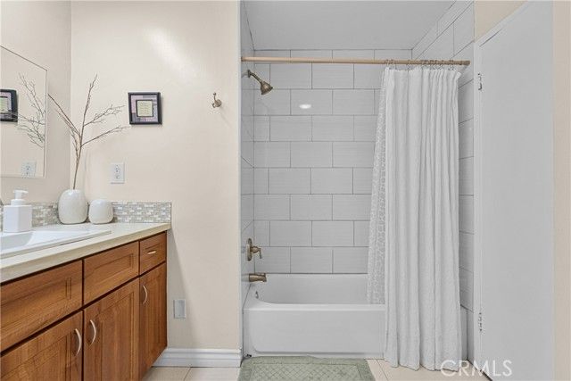 9559 Natick, North Hills (los Angeles), CA 91343