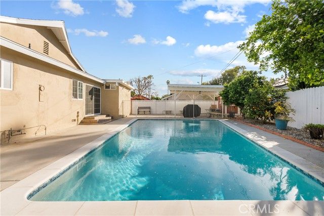 9559 Natick, North Hills (los Angeles), CA 91343