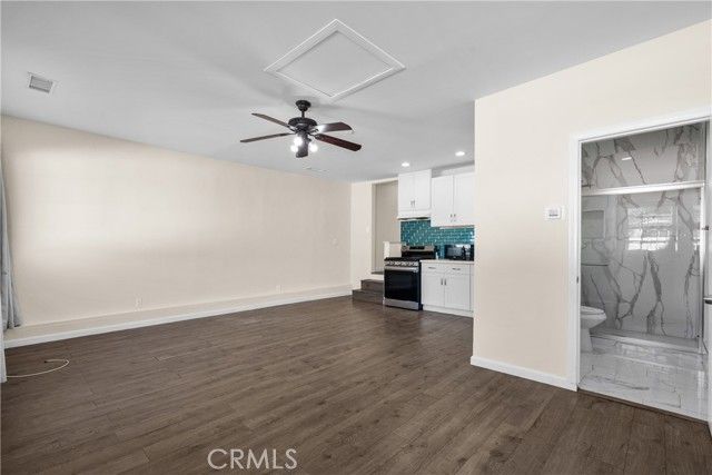 9559 Natick, North Hills (los Angeles), CA 91343