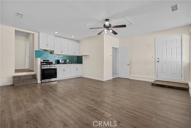 9559 Natick, North Hills (los Angeles), CA 91343