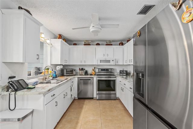 8929 SW 94TH STREET B, Ocala, FL 34481