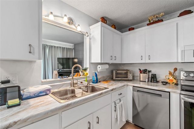 8929 SW 94TH STREET B, Ocala, FL 34481