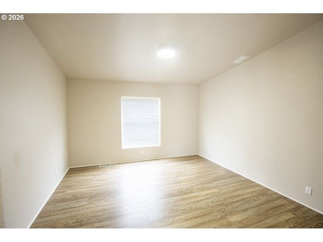 313 12TH St, La Grande, OR 97850