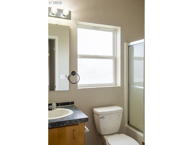 313 12TH St, La Grande, OR 97850