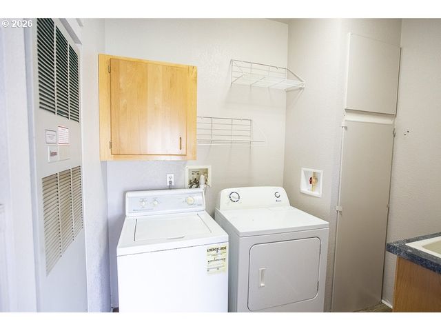 313 12TH St, La Grande, OR 97850