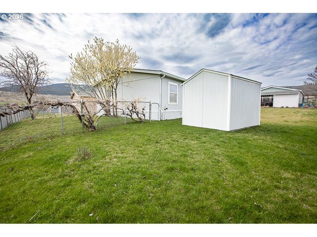 313 12TH St, La Grande, OR 97850