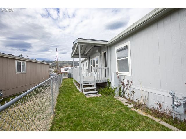 313 12TH St, La Grande, OR 97850