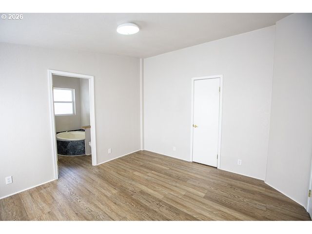 313 12TH St, La Grande, OR 97850