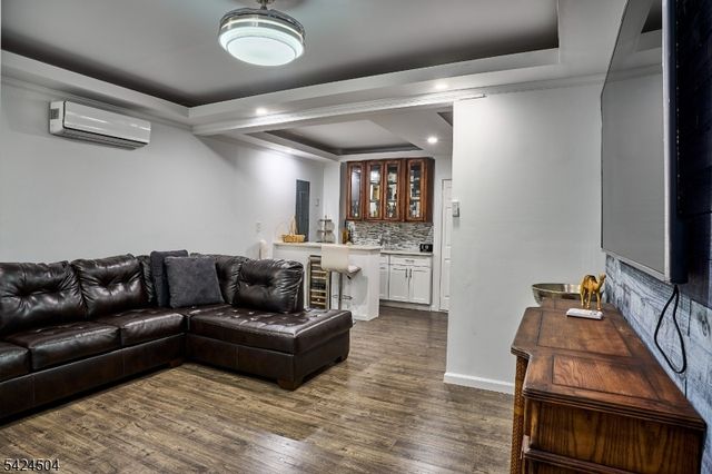 64 Colonial Woods Dr, West Orange Twp., NJ 07052