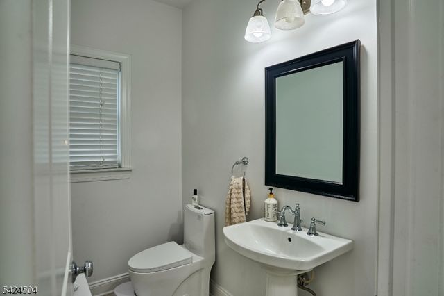 64 Colonial Woods Dr, West Orange Twp., NJ 07052