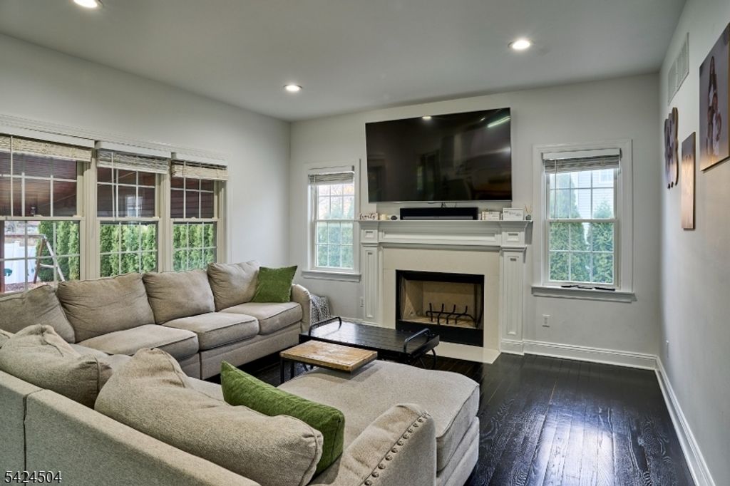 64 Colonial Woods Dr, West Orange Twp., NJ 07052