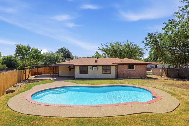 504 Irene Street, Burleson, TX 76028