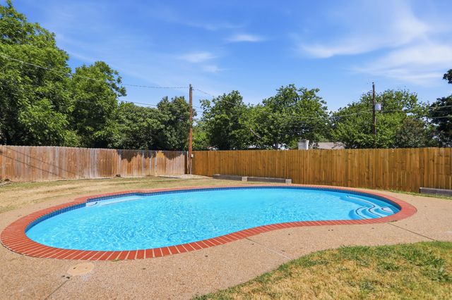 504 Irene Street, Burleson, TX 76028