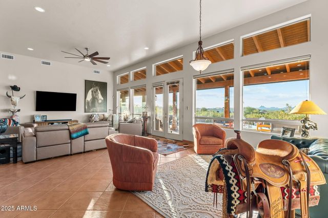 35740 S CALICO Circle, Wickenburg, AZ 85390