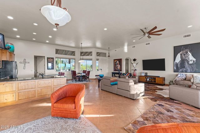 35740 S CALICO Circle, Wickenburg, AZ 85390