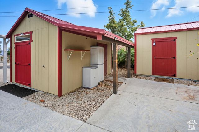 5352 S CHARLOTTE AVE, Kearns, UT 84118