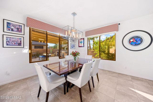 2396 E Sky Creek Drive, Green Valley, AZ 85614