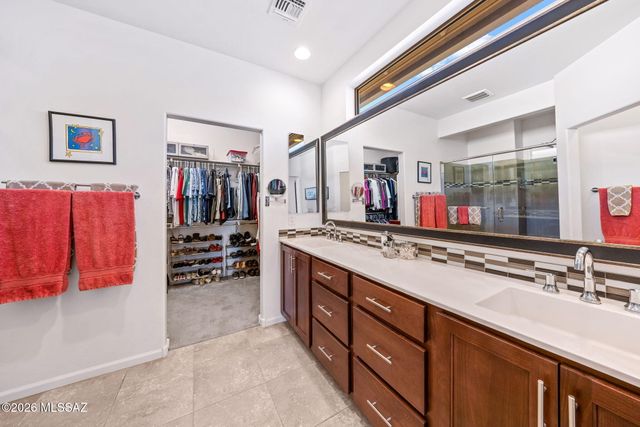 2396 E Sky Creek Drive, Green Valley, AZ 85614