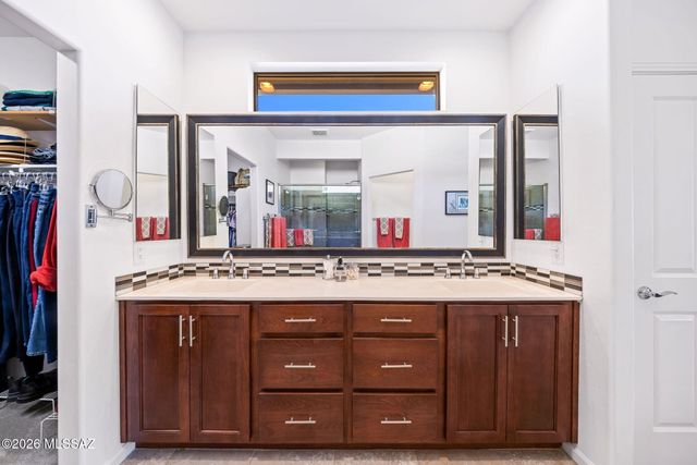 2396 E Sky Creek Drive, Green Valley, AZ 85614