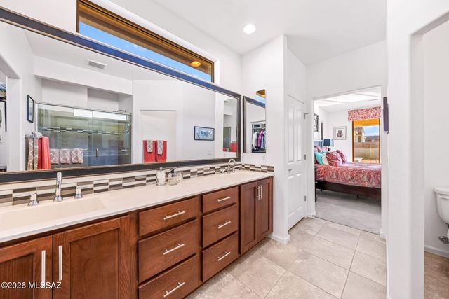 2396 E Sky Creek Drive, Green Valley, AZ 85614