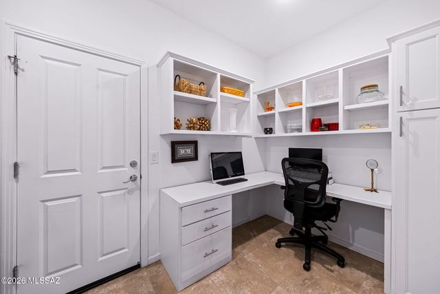 2396 E Sky Creek Drive, Green Valley, AZ 85614